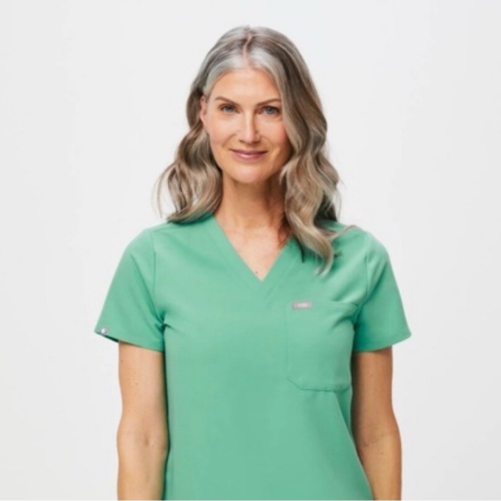 Figs Surgical Green Catarina Top in S